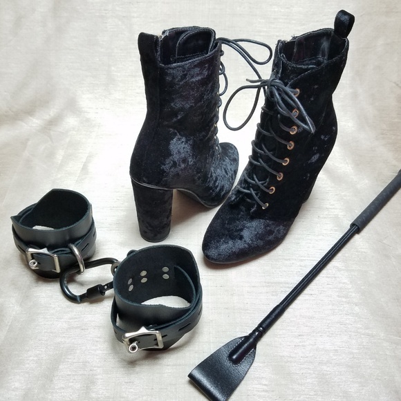 Catherine Malandrino Velvet Laceup Ankle Boots, 8M - Picture 6 of 6